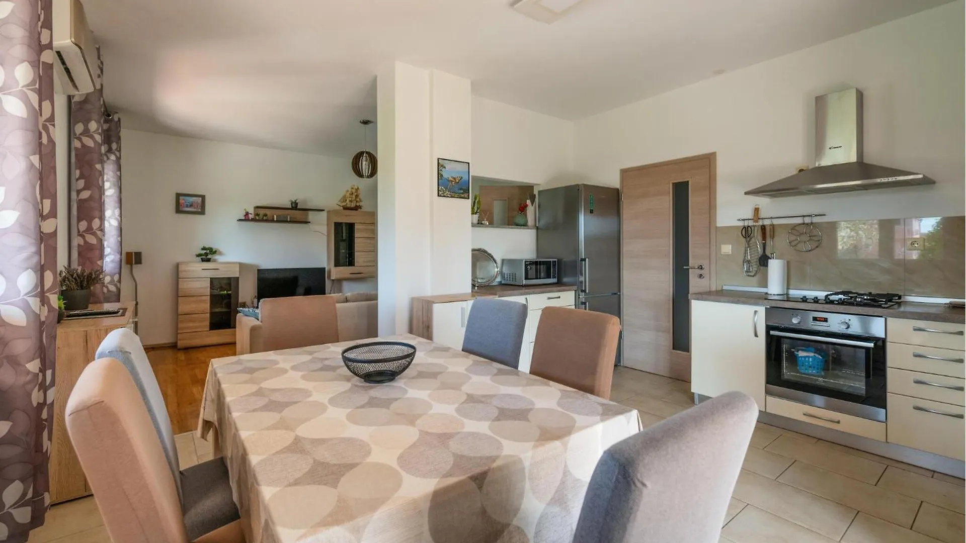 Holiday home Lovely Home In Valbandon With Kitchen
